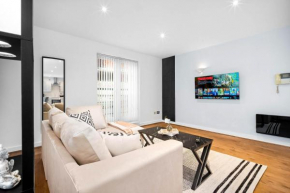 Luxury 2 Bedroom Apartment - Secure Parking - JQ - Pet Friendly 1LA